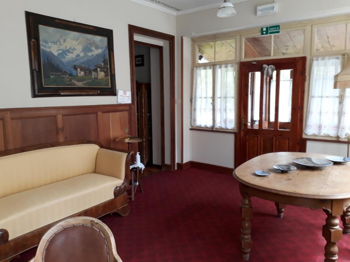 Hotel Villa Tedaldi Gressoney-Saint-Jean Buitenkant foto