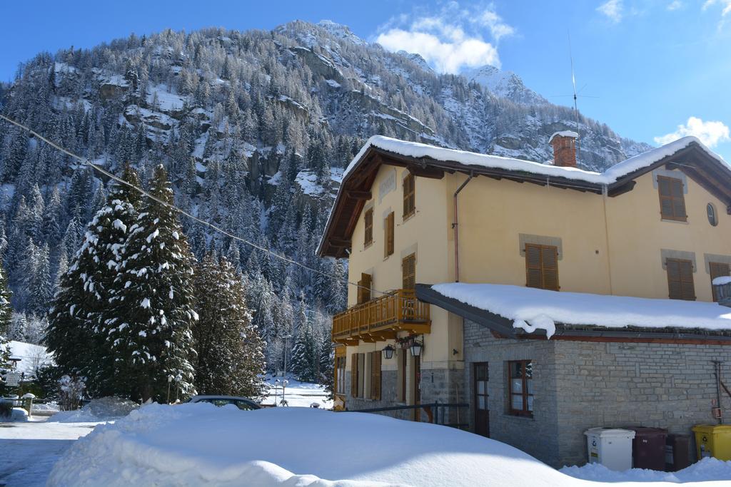Hotel Villa Tedaldi Gressoney-Saint-Jean Buitenkant foto