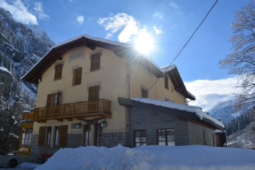 Hotel Villa Tedaldi Gressoney-Saint-Jean Buitenkant foto