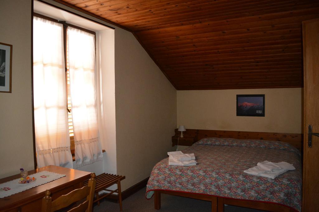 Hotel Villa Tedaldi Gressoney-Saint-Jean Buitenkant foto